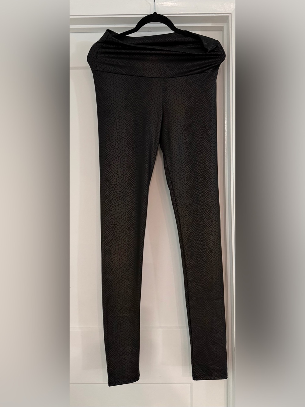 Cherish Black Textured High-Waist Leggings